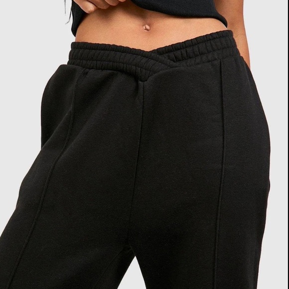 Boohoo | V Waistband Wide Leg Jogger (Tall) - Picture 2 of 9